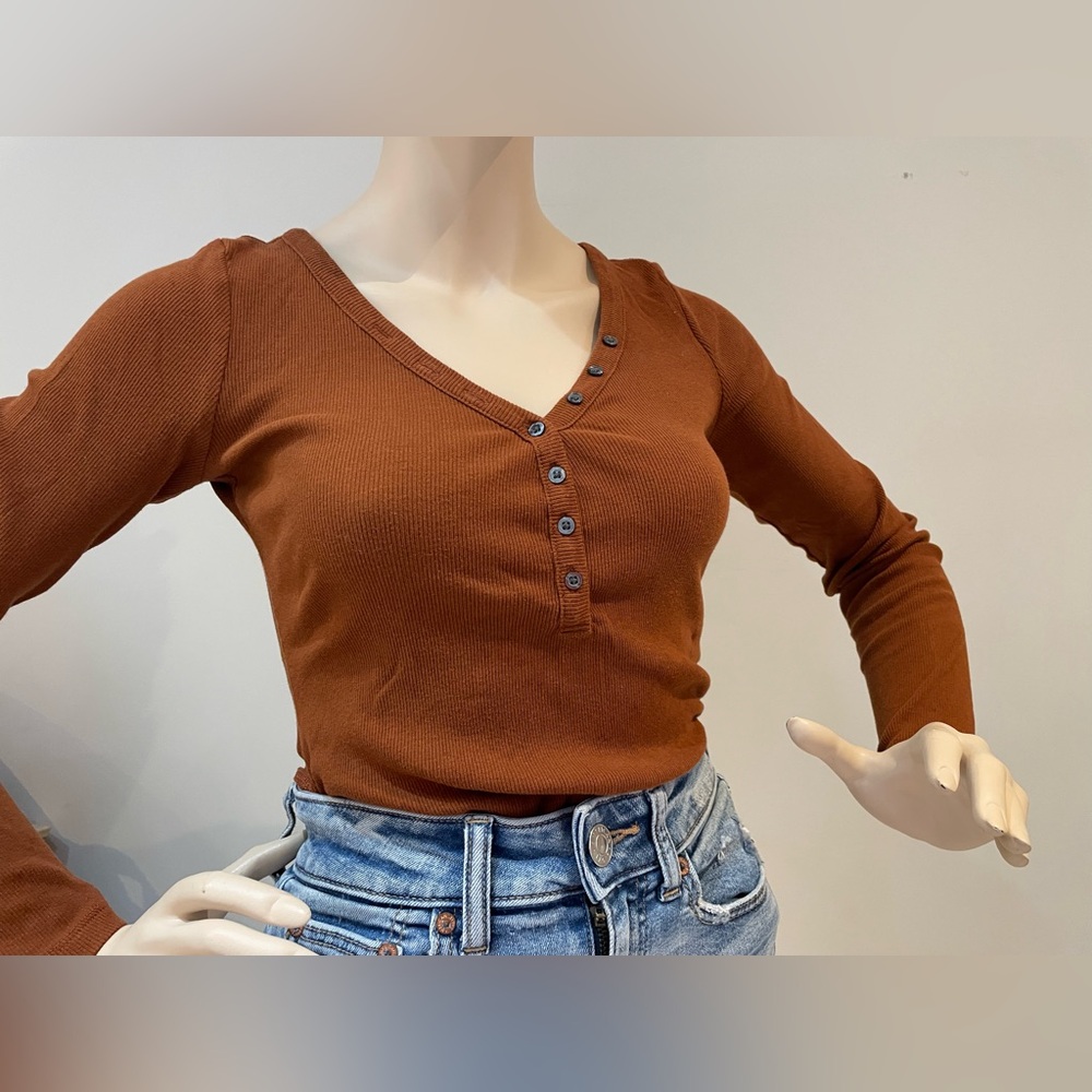 BANANA REPUBLIC | Ribbed Henley Long Sleeve
Stretchy Tight Rust Bodysuit XS - Picture 6 of 15
